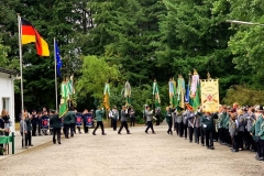 Ausmarsch der Vereine aus dem Schützenhaus.